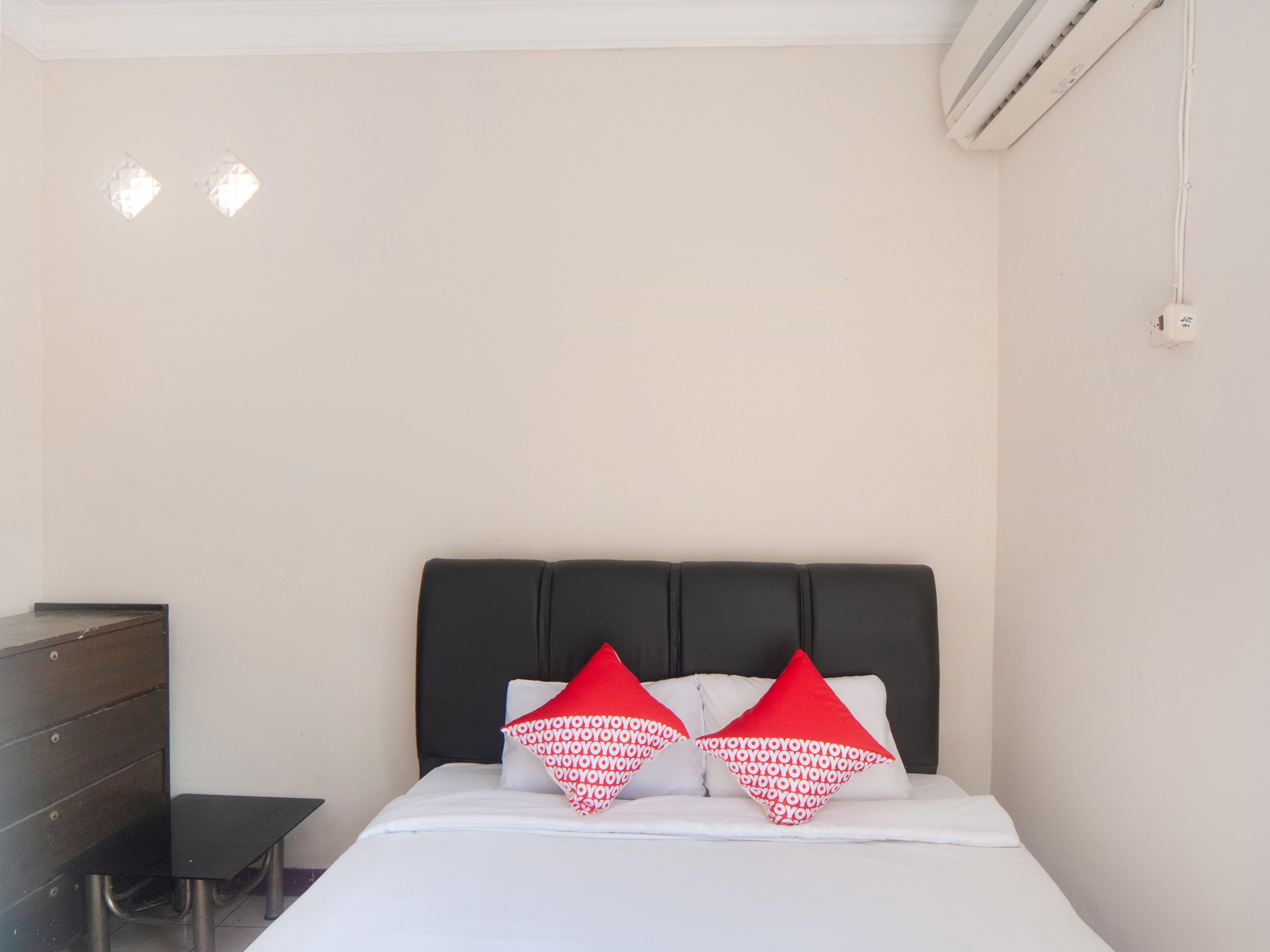 Oyo 2256 Danysa Guesthouse Jakarta Exterior foto